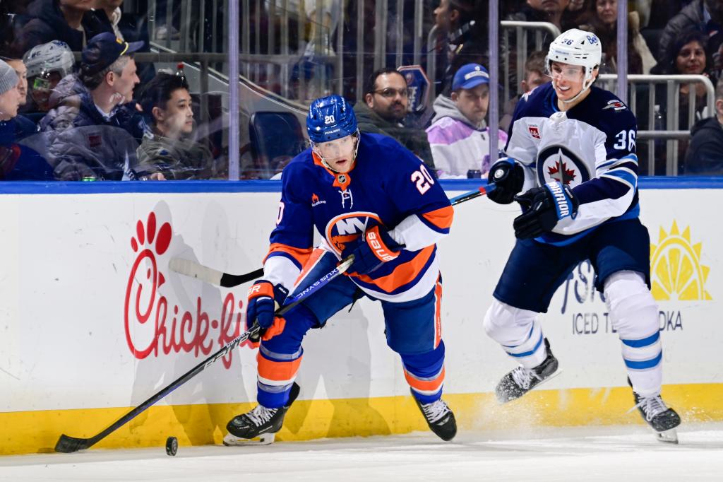 Hudson Fasching trying to remind changing Islanders of his worth