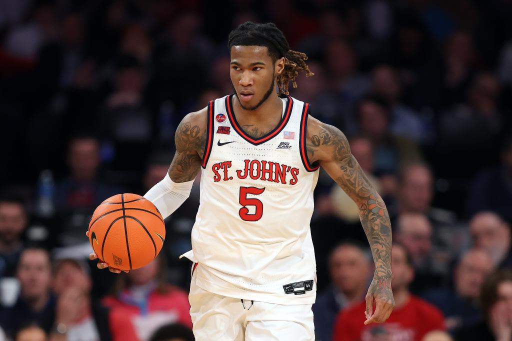 Deivon Smith gutting through shoulder injury during St. John’s Big East Tournament run