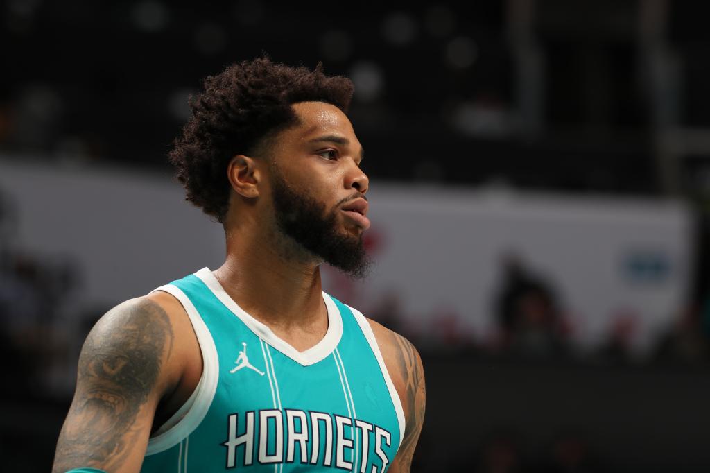 Hornets vs. Pelicans odds, prediction, player props