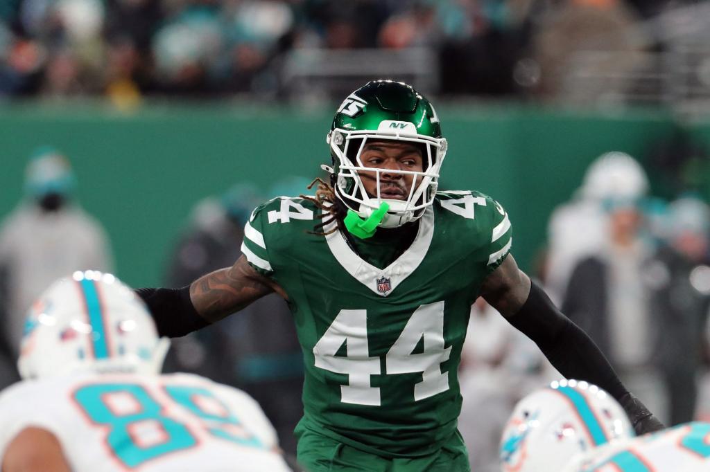 Jets bringing back Jamien Sherwood on M deal