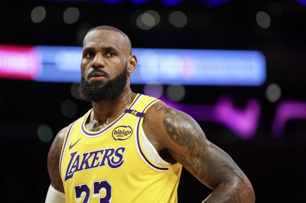 Where LeBron James stands with injury as Lakers falter without him