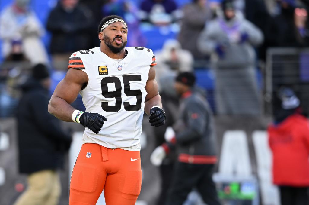 Myles Garrett inks record-breaking contract after Browns saga