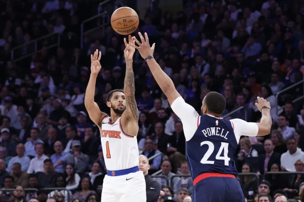 Knicks point guard Cam Payne exits early with ankle sprain