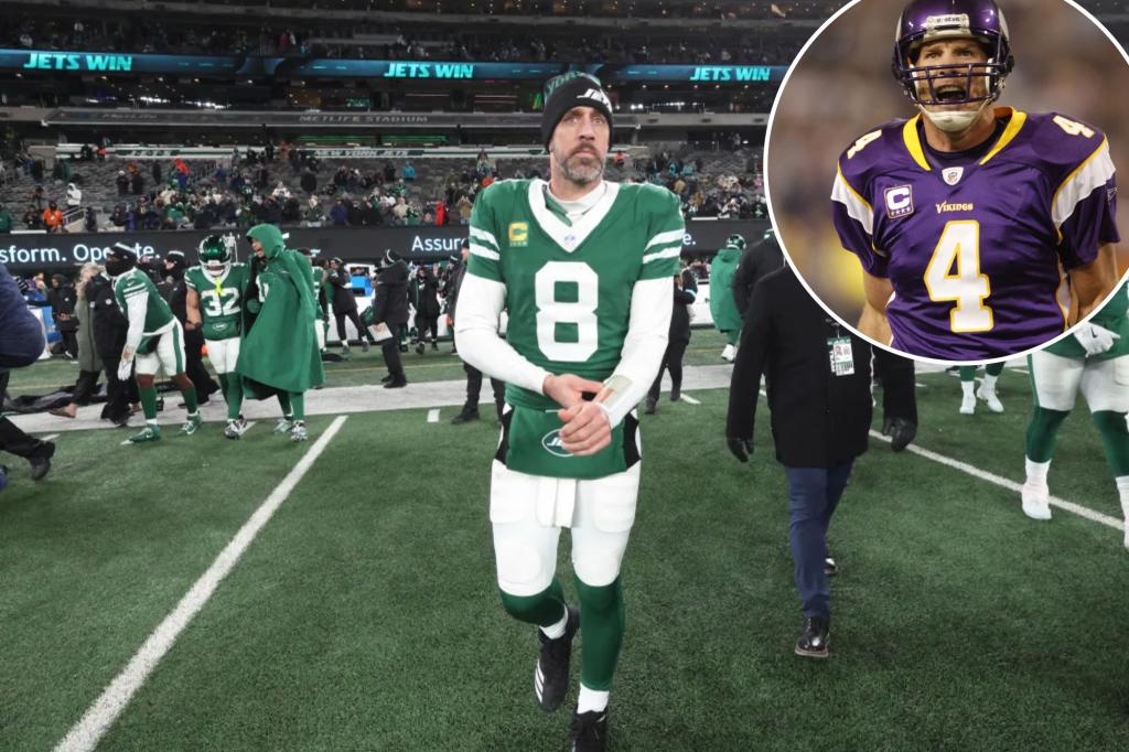 Brett Favre urges Aaron Rodgers to sign with Vikings