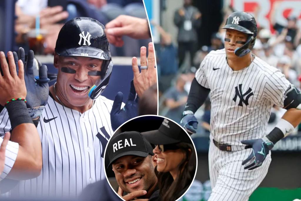 Russell Wilson absolutely loving Yankees’ home run parade