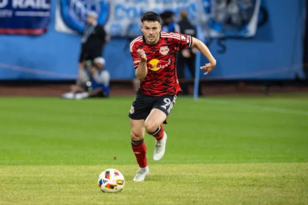 Red Bulls’ Lewis Morgan to miss extended time after knee surgery