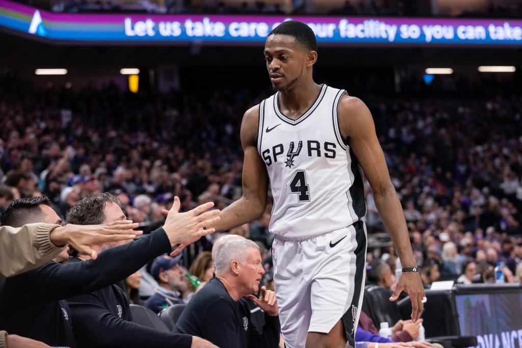 Spurs’ De’Aaron Fox to miss rest of season after needing surgery