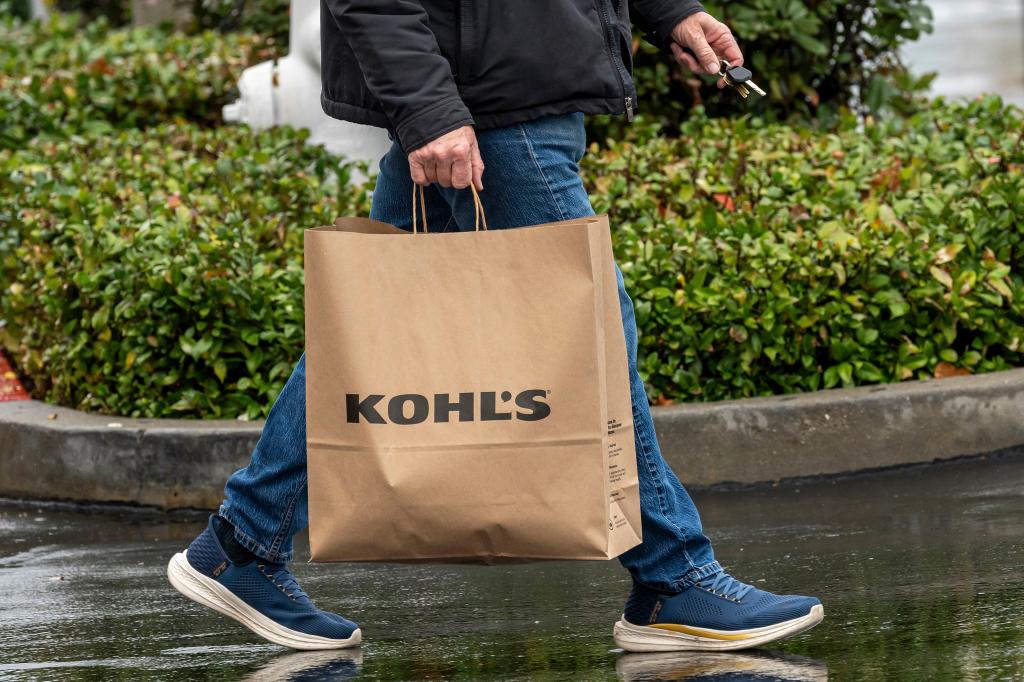 Kohl’s shares plunge 22% on weak sales forecast