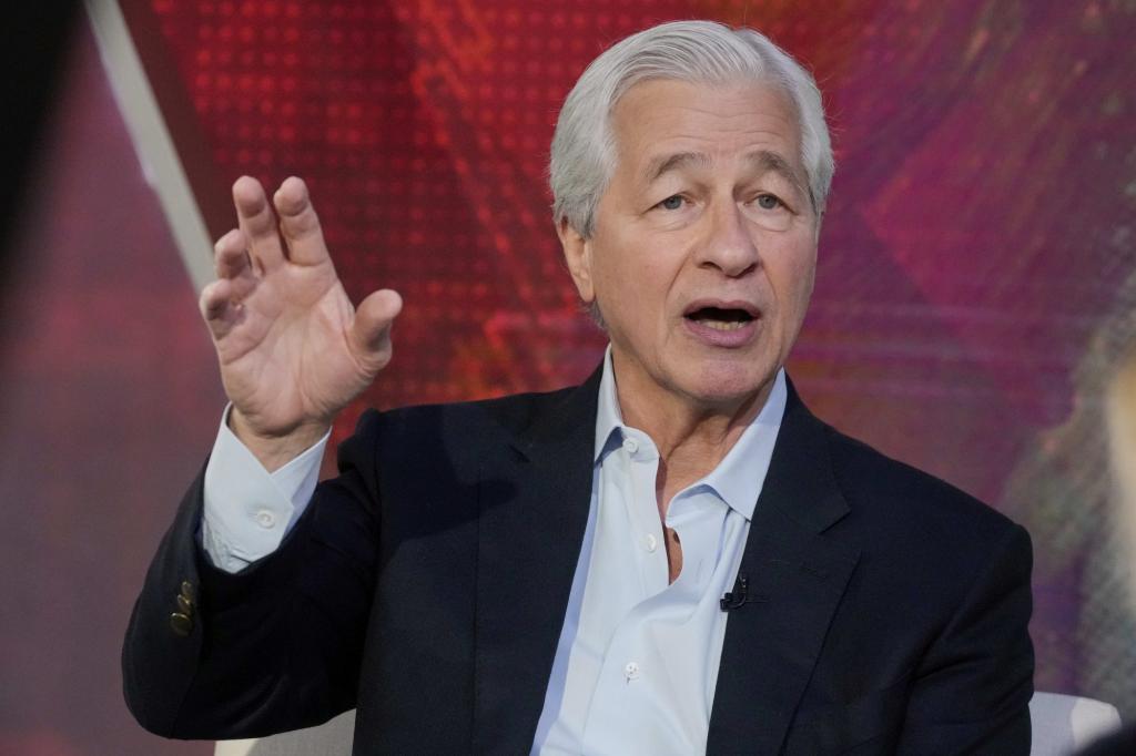 Jamie Dimon sells .5M worth of JPMorgan shares in latest round of stock sales