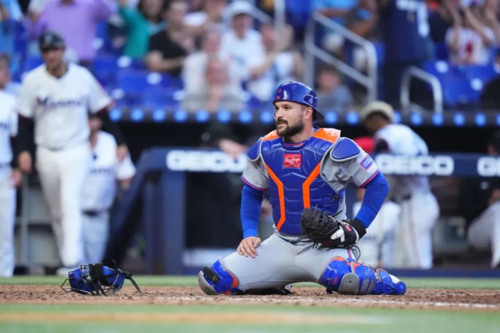 Luis Torrens scratched from Mets lineup with forearm contusion