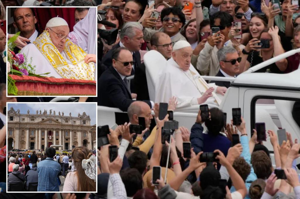Pope Francis emerges for Easter with popemobile tour