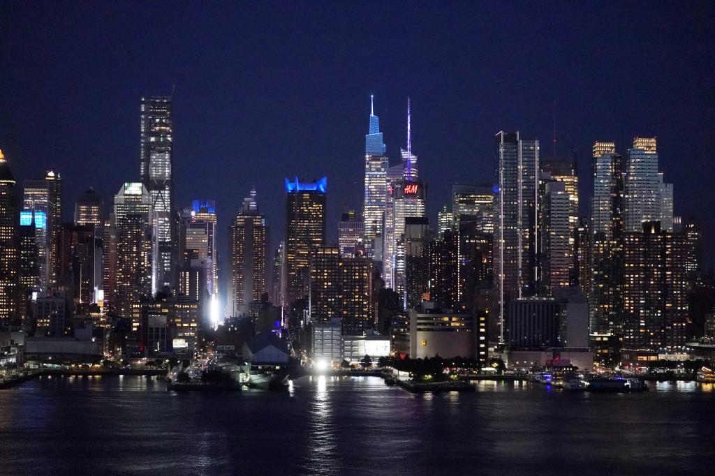 NYC’s trophy market of M-plus homes shows signs of ‘weakness’