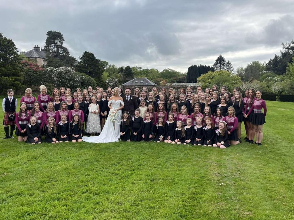 Couple had 100 people in bridal party