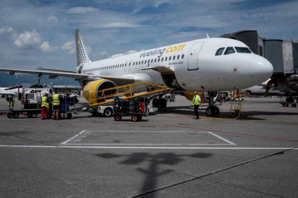 French authorities investigate if Jewish passengers were removed from flight due to religion