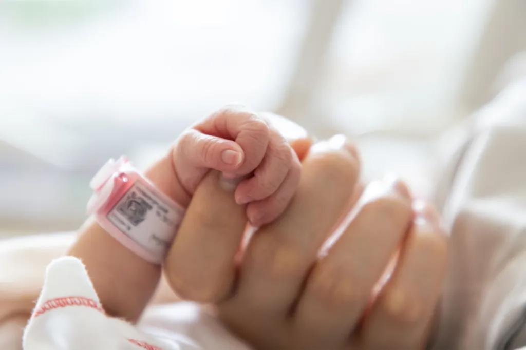 Woman gives birth after her uterus was surgically repositioned